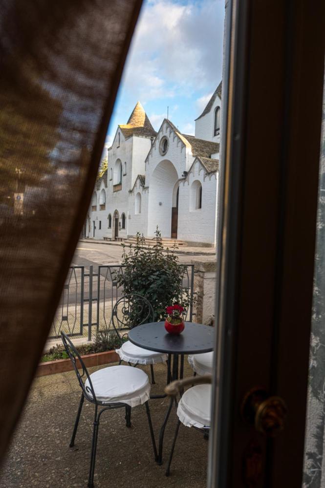 Dea Luxury Casa Vacanze- Zona Chiesa A Trullo - Альберобелло Екстер'єр фото